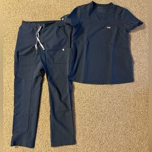 FIGS Scrub set. Dark harbor. Women’s size small. EUC